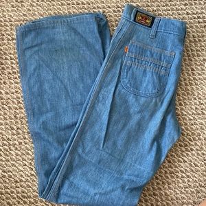 Levis - Vintage Highwaist Flares 26-28